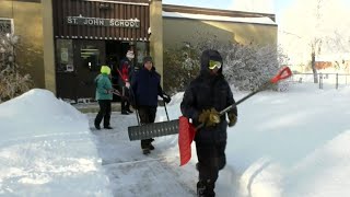 "They are angels": Saskatoon students helping their neighbours one shovel at a time