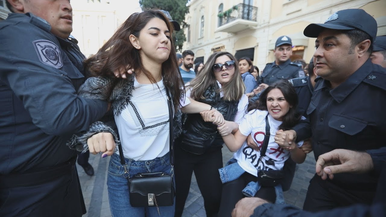 Баку: акция против насилия над женщинами не обошлась без насилия