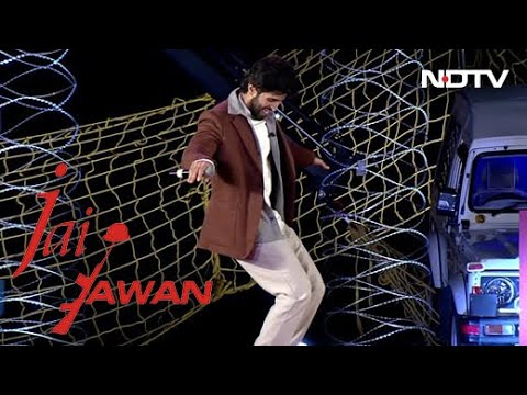 Never seen before: Vijay Deverakonda's Bhangra on stage- Jai Jawan Never seen before: Vijay Deverakonda's Bhangra on stage- Jai Jawan