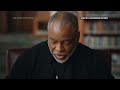 LeVar Burton gets emotional discussing “Reading Rainbow” doc in an era of book banning  - 02:42 min - News - Video