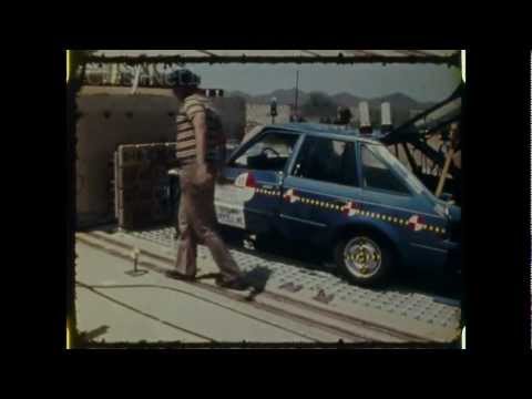 Видео краш-теста Ford Escort 3 двери 1980 - 1986