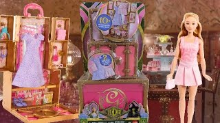 Wicked Glinda's Glamorous Closet Playset!