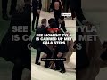 See moment Tyla is carried up Met Gala steps(CNN) - 00:33 min - News - Video