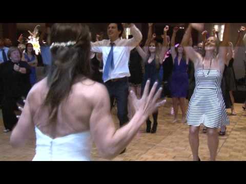 Kelly Clarkson Flash Mob Wedding Surprise
