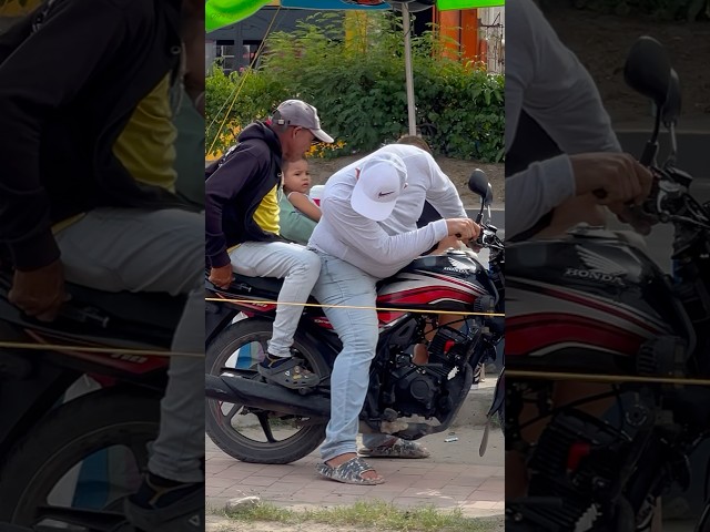 La moto trancada 😂