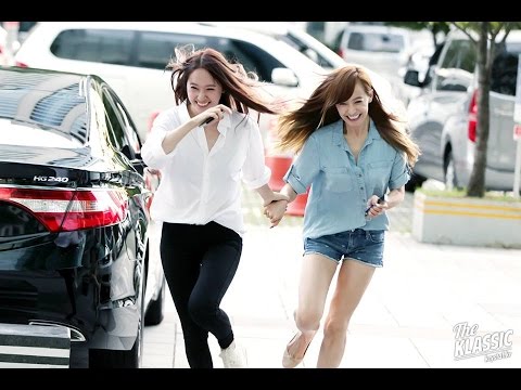 f(x) Krystal and Victoria (KRYSTORIA) Moments