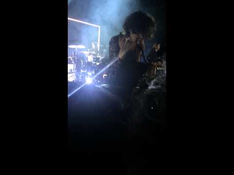 Matty Healy crying during me - the 1975 live @ house of blues Boston 12/6/14