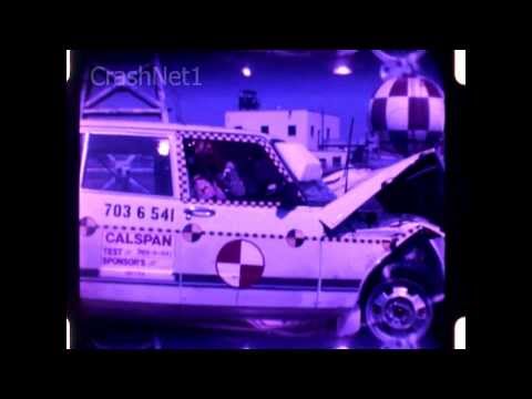 วิดีโอ Crash Test Saab 900 Cabrio 1986 - 1994