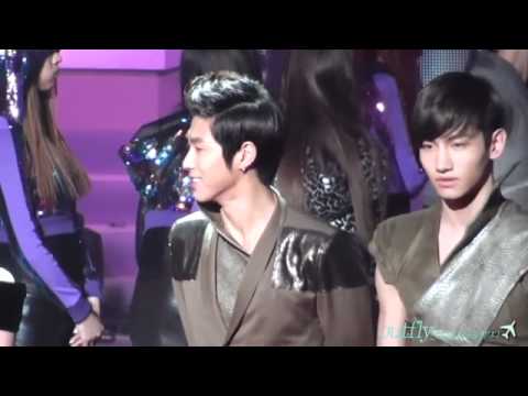 110114 Fancam Homin in Music Bank ending