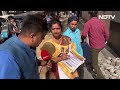 Arvind Kejriwal Arrest: AAP कार्यकर्ताओं ने अलग तरीके से शुरू किया प्रचार, Sharad Sharma की Report  - 02:40 min - News - Video