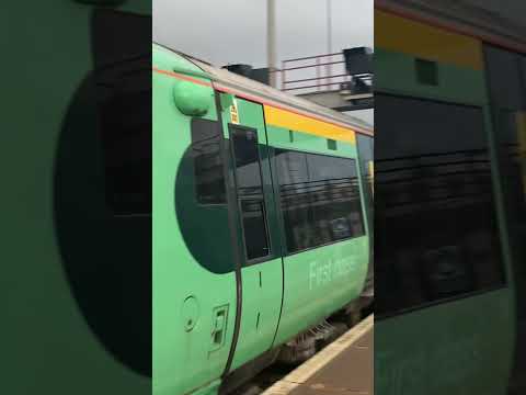 Class 377 arrives at Brighton #shorts #train