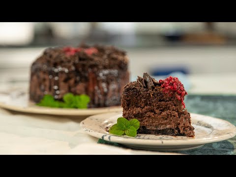 Easy-Cleanup Chocolate Raspberry Cheesecake