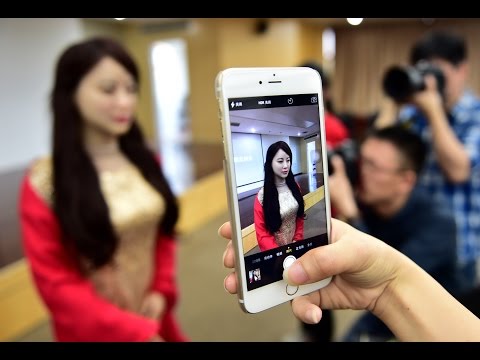 Кинески универзитет ја претстави најновата реалистична жена-робот Џиа Џиа