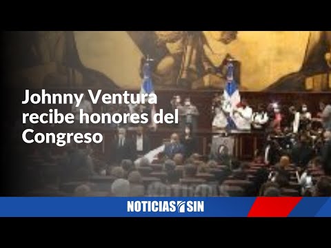 Johnny Ventura recibe honores del Congreso