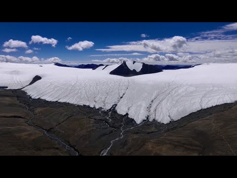 Scientists obtain critical ice cores during expedition in Qinghai-Xizang Plateau