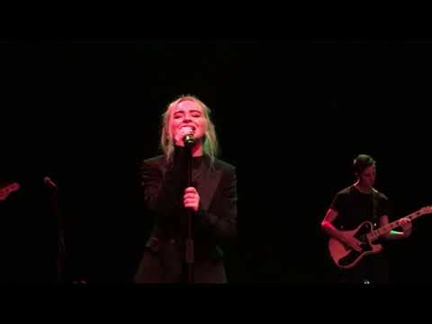 Have Yourself a Merry Little Christmas - Sabrina Carpenter LIVE - Kansas City