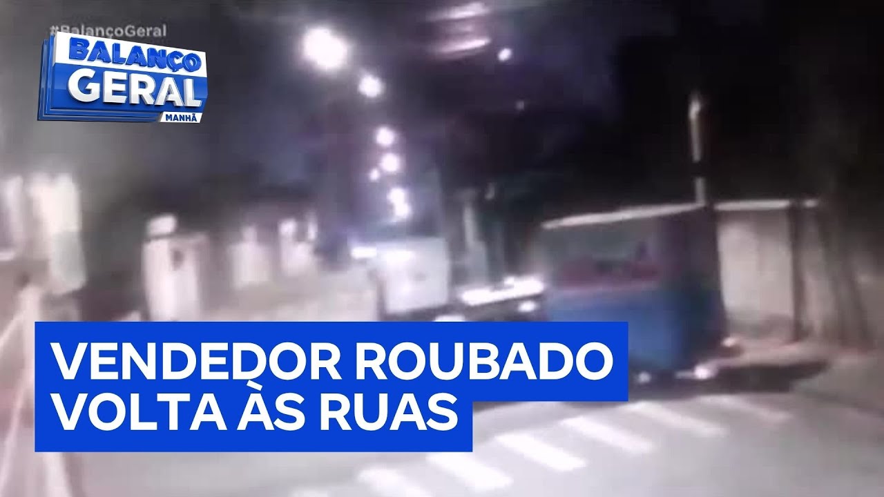 Vendedor de frutas tem trailer roubado e precisa improvisar para trabalhar