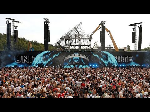 Ξεκίνησε το φεστιβάλ Tomorrowland παρά τη μεγάλη πυρκαγιά που κατέστρεψε την κεντρική σκηνή