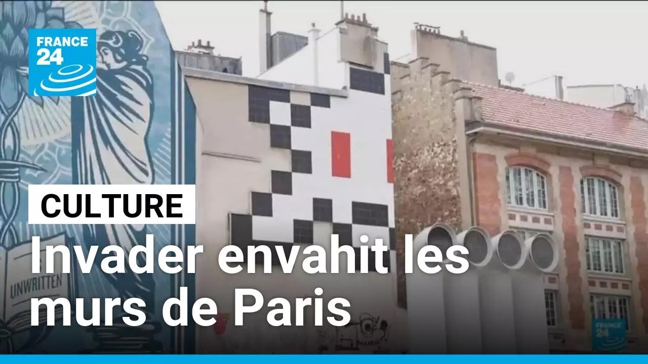 À Paris, la chasse aux mosaïques d'Invader s'invite au Petit Palais • FRANCE 24