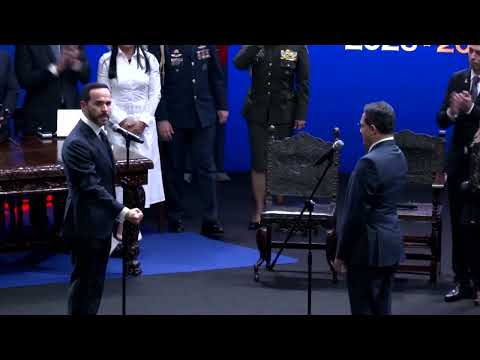 コロンビア、右翼のアベラルド・デ・ラ・エスプリエジャ氏が大統領に就任