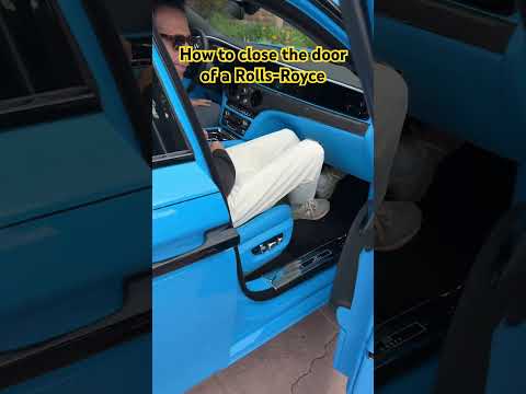 Rolls-Royce Ghost Has Automatic Doors