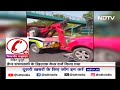 Noida Viral Video: Noida में दिखी Parking संचालकों की गुंडई, Car को बुजुर्ग दंपति समेत उठाकर ले गए  - 08:19 min - News - Video