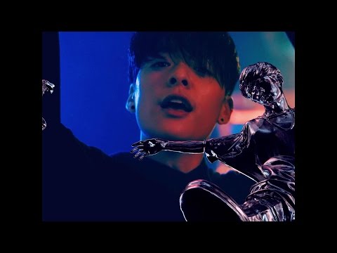 KSUKE x AMBER from f(x) - BREATHE AGAIN