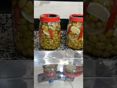 ترقيد زيتون اسود بطريقة تقليدية وسهله متوفر فالقناة عالم خديجة مرتيل #اكسبلور #المغرب_الجزائر #طبخ