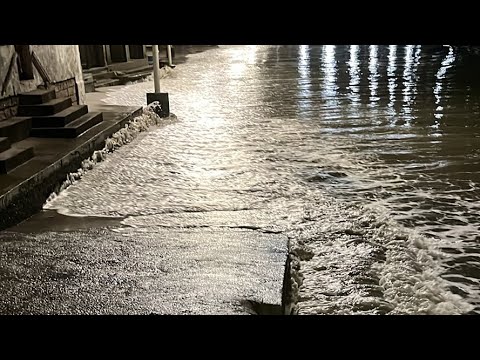 RESSACA CHEGANDO EM GAROPABA