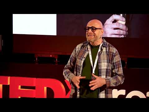 La libertà di essere sé stessi, a qualunque costo | Francesco Lepore | TEDxCrotone