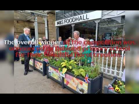 Alan Titchmarsh judges schools’ planter competition at Yorkshire station