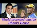 Sunil Gavaskar says staged dharna if Dhoni had quit Cricket