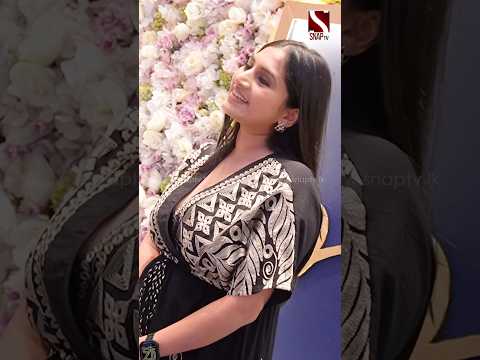 එයා... 😍 #short #shortvideo #sheshadrie #neeramovie