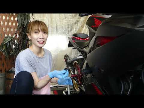 【バイク・メンテナンス虎の穴】メカ超初心者バイク女子とオイル交換やってみた動画