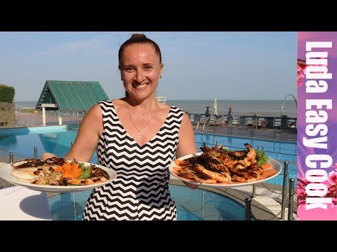 ЦЕНЫ на ЖИВЫЕ МОРЕПРОДУКТЫ на РЫБАЦКОМ рынке BBQ на берегу ОКЕАНА | FOOD TRAVEL CHANNEL ON RUSSIAN