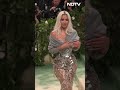 Met Gala 2024 | Kim Kardashian Stuns On Met Gala Red Carpet  - 00:19 min - News - Video