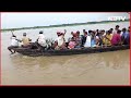 Bihar News | Newly Married Couple, Stranded For Hours, Crosses Choppy River In Small Boat In Bihar  - 00:41 min - News - Video