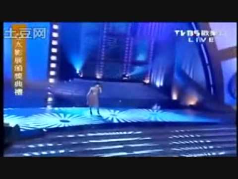 091219 张力尹 zhang li yin performing 晴天雨天 (moving on) live at taiwan's 亚太影展