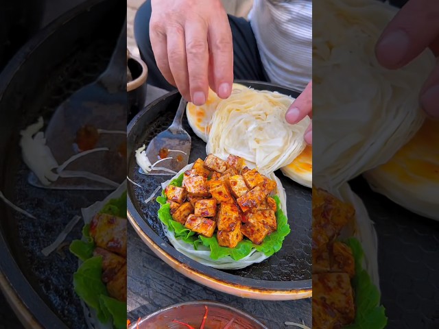 Chinese burger Grandpa loves to eat mapo tofu