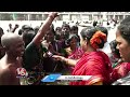 Teenmaar Chandravva Interact With Devotees At Jampanna Vagu  Medaram Jatara 2024  V6 News  - 03:52 min - News - Video