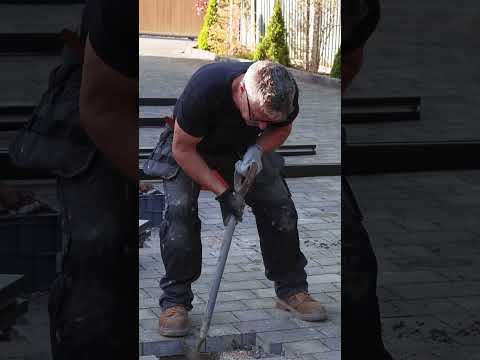 How to Install Concrete Fence Posts | @wallsandfloors