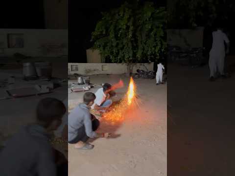 काकू के पटाखे लूटे 😂😂 #comedy #comedymove #comedyfilms #like #funny #comment #youtubeshorts