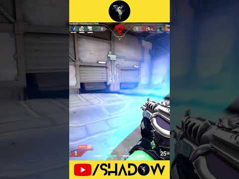 What the Sova doing? 🤣 lol ㅋㅋㅋㅋ komik kekw 발로란트 #valorant #valorantfunnymoments #valorantclips