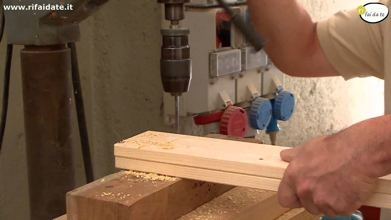 Come costruire un tavolo in legno parte 1 youtube for Salotto fai da te
