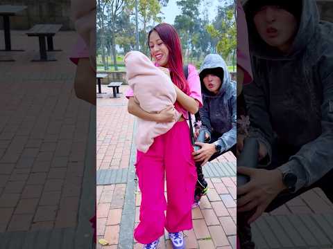 MAMÁ DEJA SOLO A BEBÉ 😨😭  @LayaraOficialMusic @CAMILOAGUILLONN #layara #tendencia #viralshorts