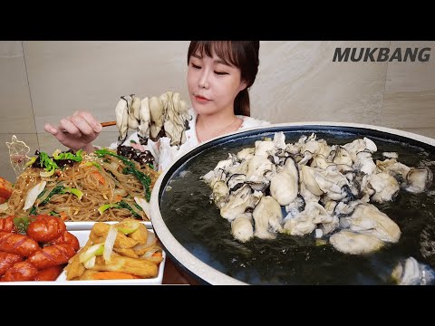 SUB) 굴만 1kg 넘게 넣고 끓인 진~~한 매생이굴국밥 잡채 먹방 Oyster 1kg Seaweed Rice soup Kimchi REAL SOUND ASMR MUKBANG