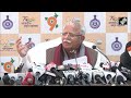 Farmers Protest पर CM Manohar Lal Khattar ने तोड़ी चुप्पी, कहा-हमें उनके तरीके पर आपत्ति है..  - 04:43 min - News - Video