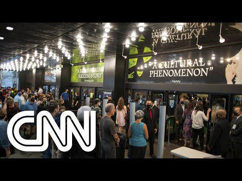Broadway reabre após paralisação pela pandemia | JORNAL DA CNN