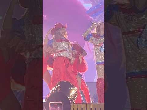 Beyonce & Blue Ivy performs “SUMMER RENAISSANCE + BUCKIIN” (Cowboy Carter Tour) #beyonce #blueivy