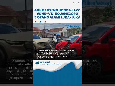 Adu Banteng Honda Jazz vs HR-V di Bojonegoro saat Hari Pertama Lebaran, 5 Orang Luka-luka